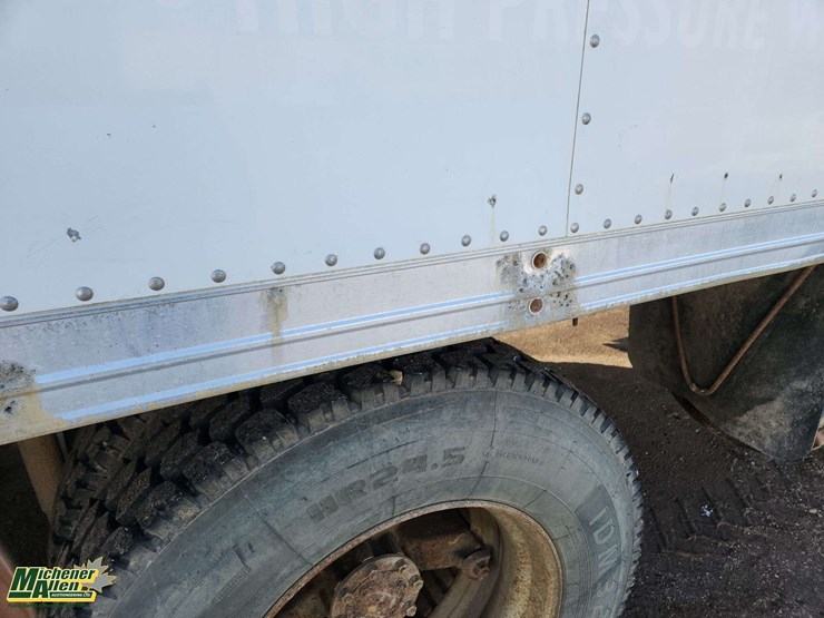 1998-mack-ch613-image-54