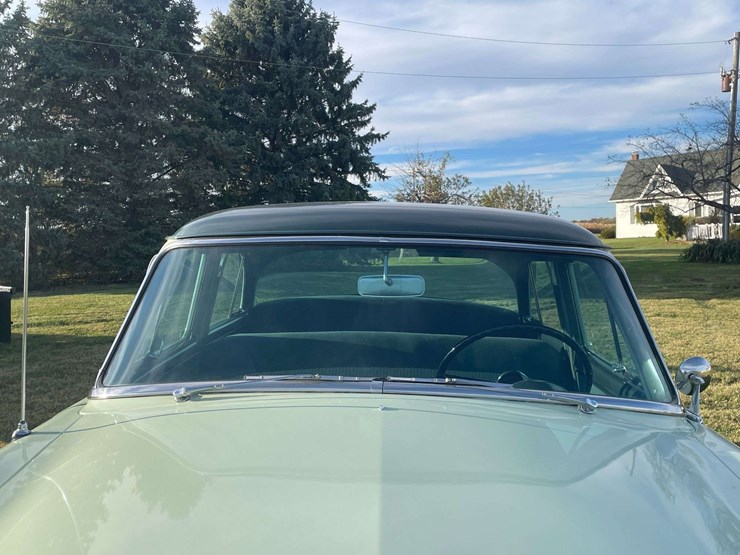 1953-ford-customline-sedan-image-11