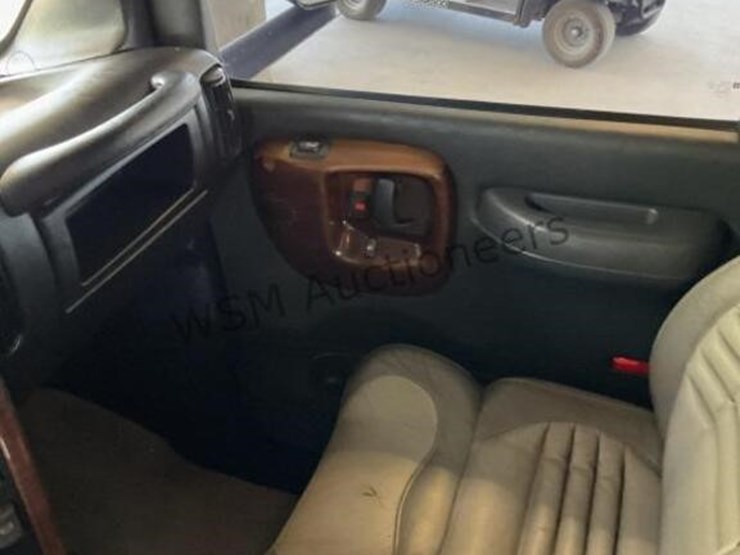 2006-gmc-topkick-image-21