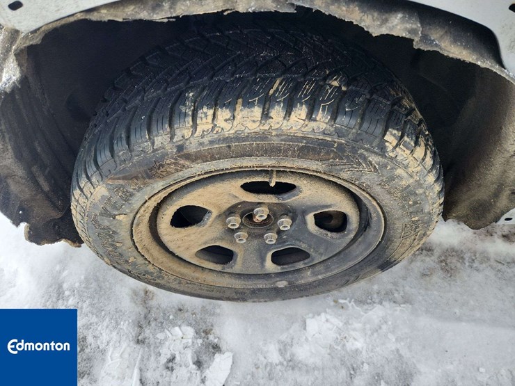 2020-ford-explorer-image-8