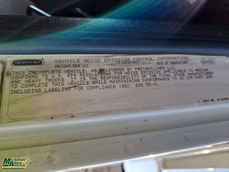 2004-freightliner-fl80-image-18