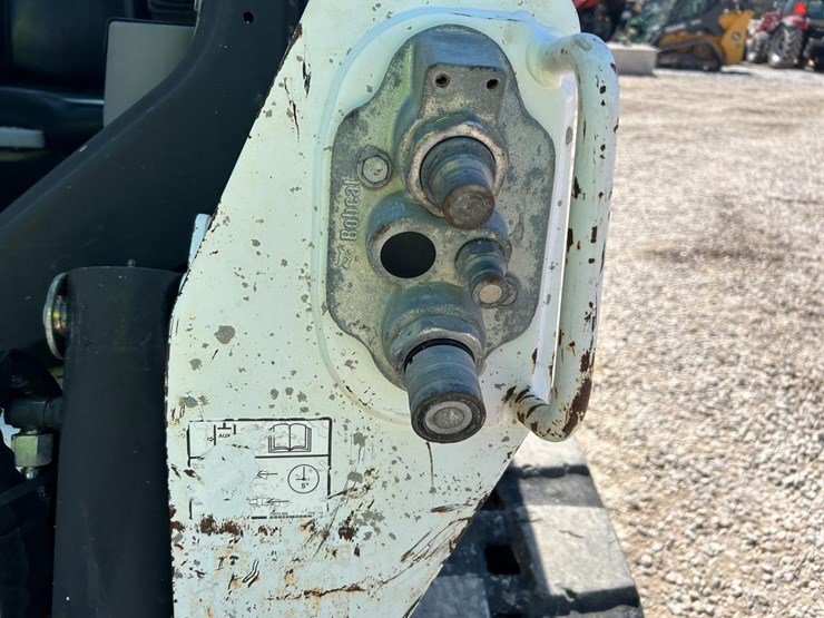 2020-bobcat-t595-image-11