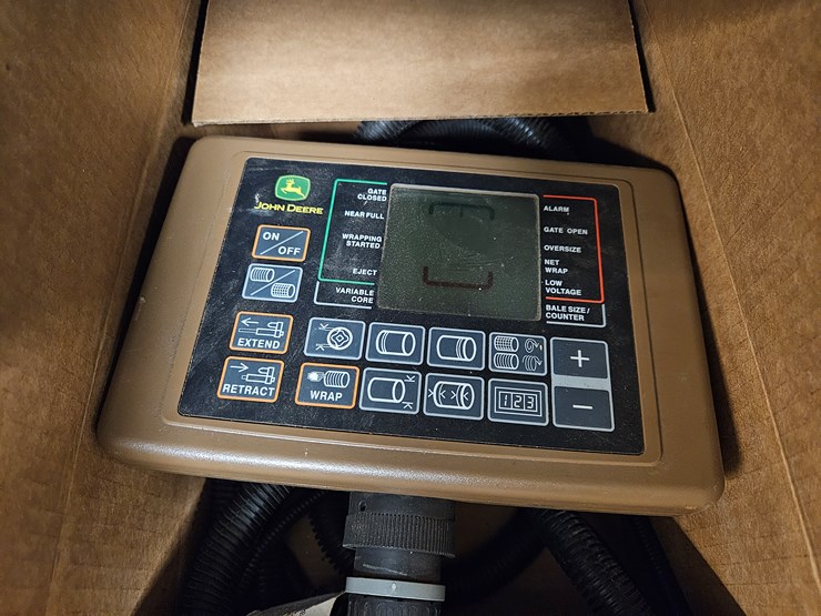 2020-john-deere-450m-image-14