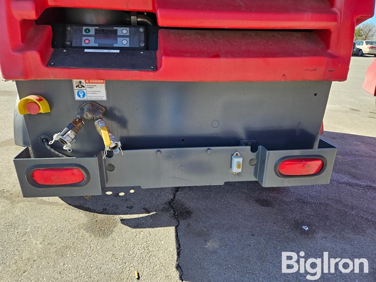 2022-massey-ferguson-730-image-13