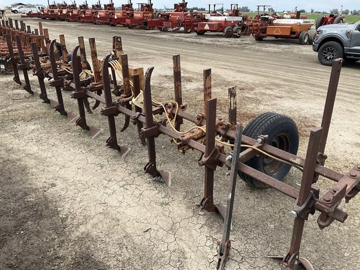 custom-3-pt-8-row-30"-cultivator-image-6