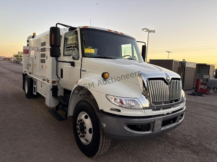 2009-international-durastar-4400-image-4