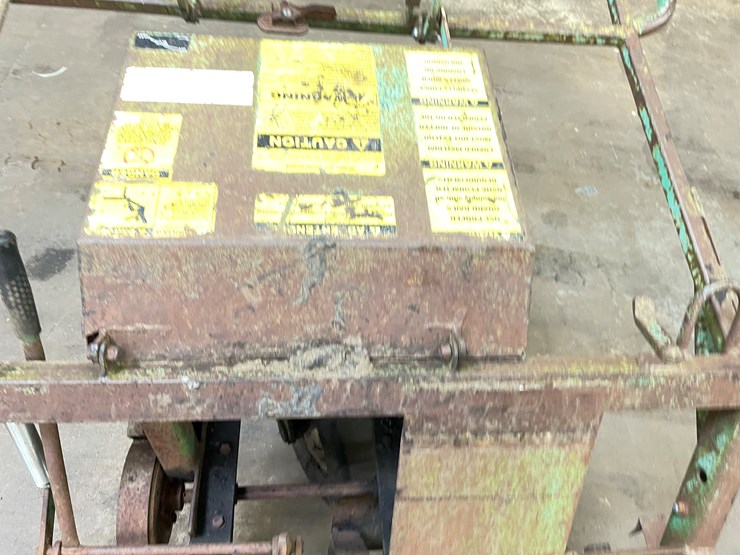 #2517-•-walk-behind-wheelbarrow-cart-(columbia-heights,-mn)-image-11