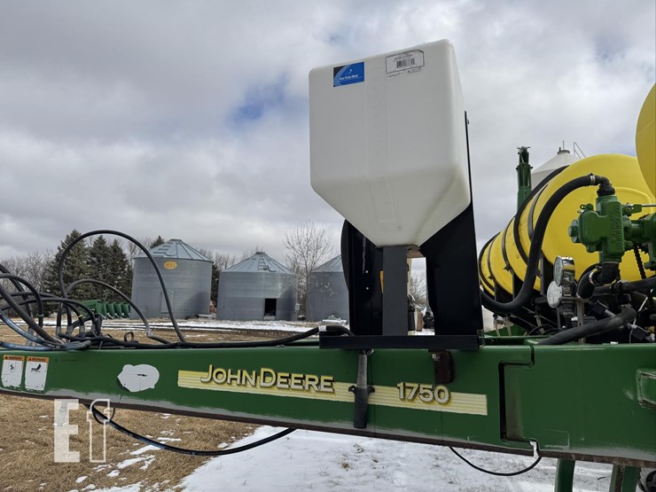 john-deere-1750-image-17