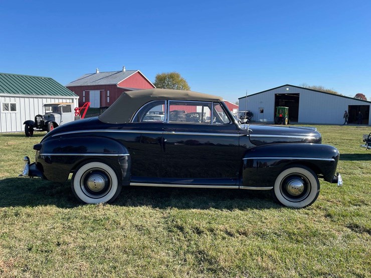 1948-ford-super-deluxe-convertible-image-6