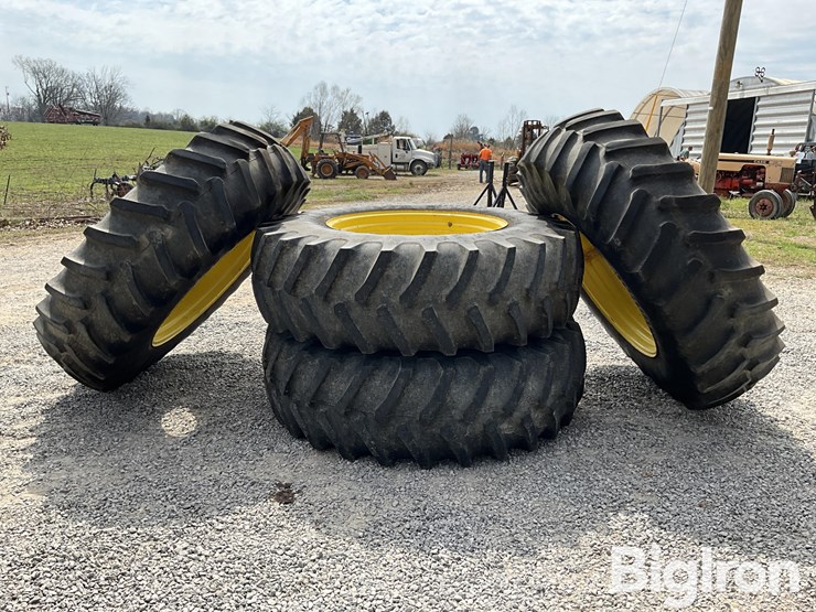 john-deere-520-image-8