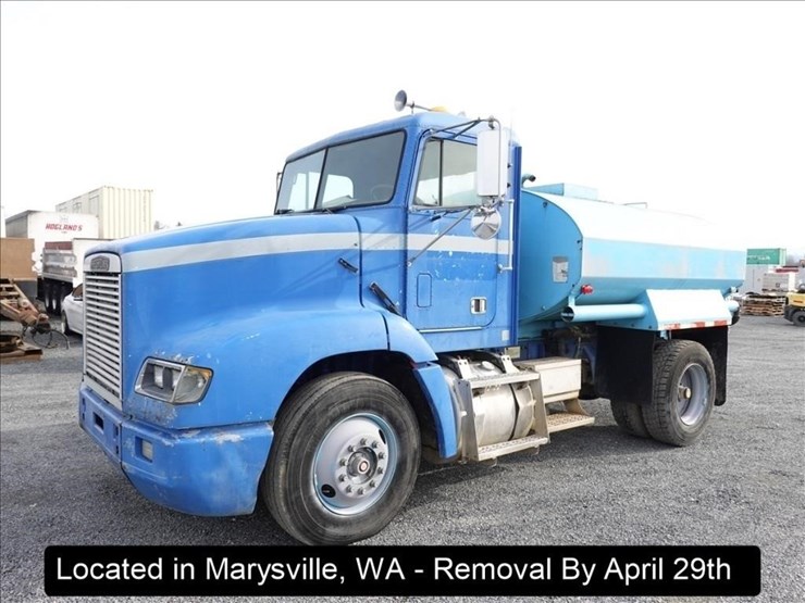 1993-freightliner-fld112-image-1