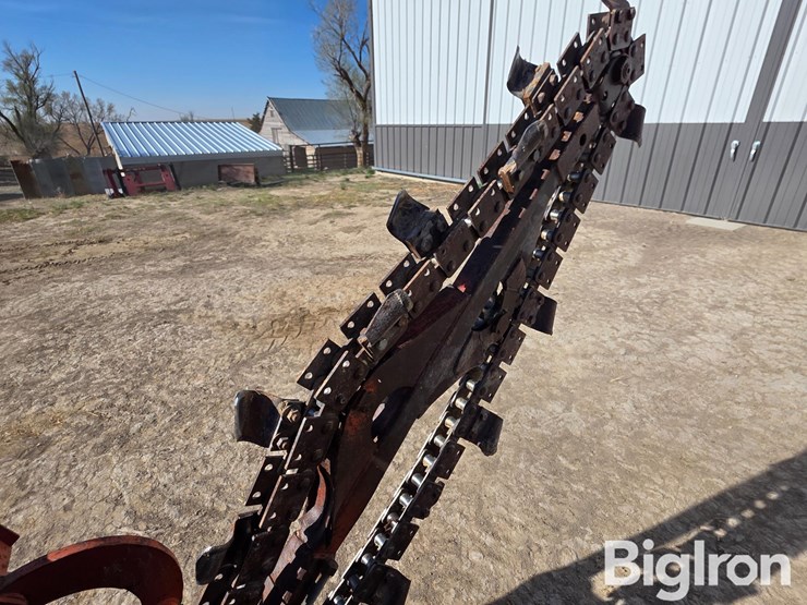 ditch-witch-v30-image-15