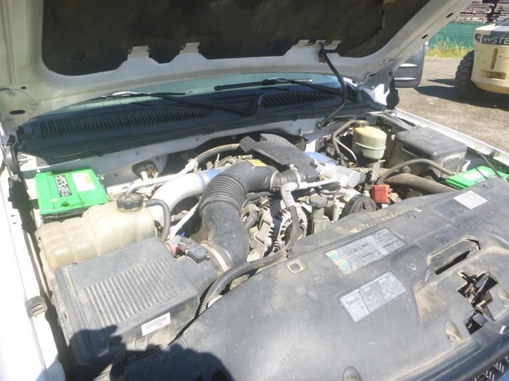 2002-chevrolet-3500-image-13