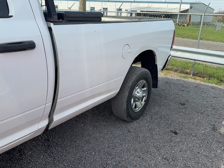 2015-dodge-2500-image-12