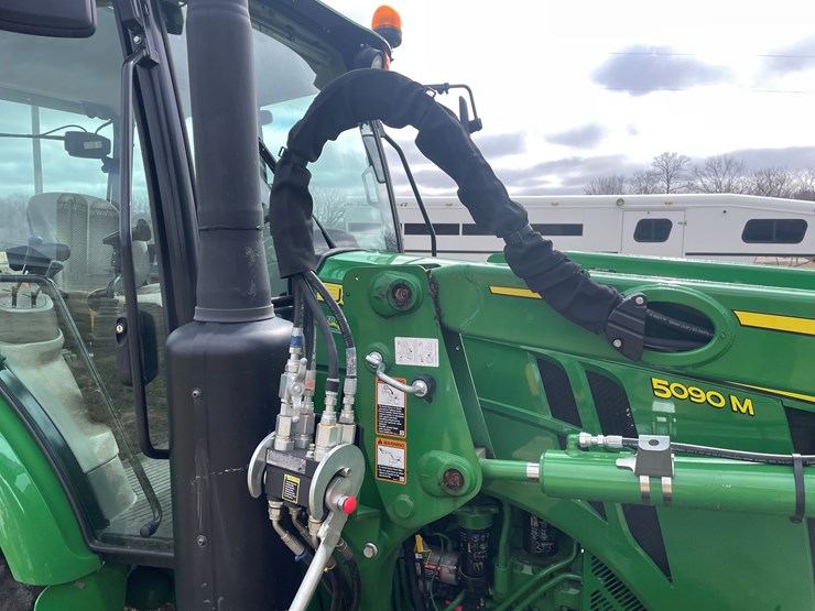 2019-john-deere-5090m-image-17