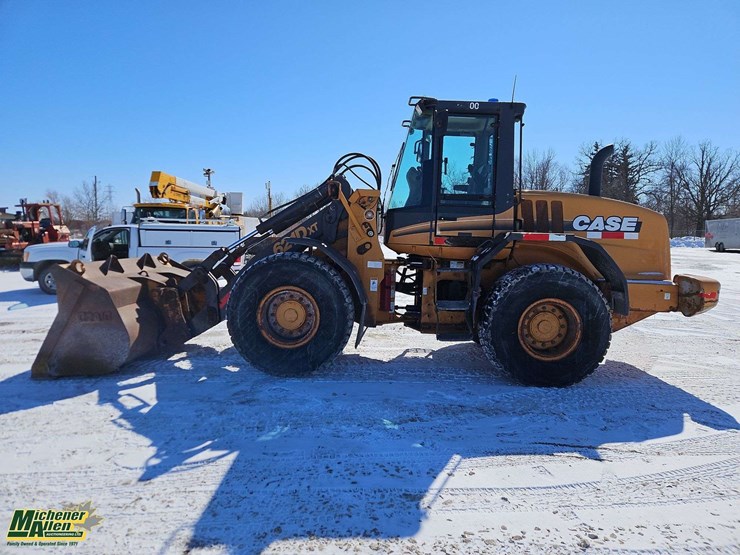 2003-case-621d-xt-image-6