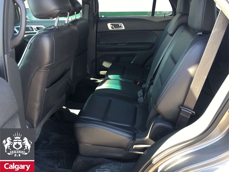 2014-ford-explorer-xlt-image-15