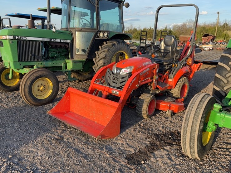 #3028-•-kubota-bx235-tractor-image-1
