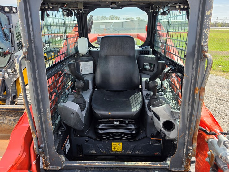 2021-kubota-svl97-2-image-7