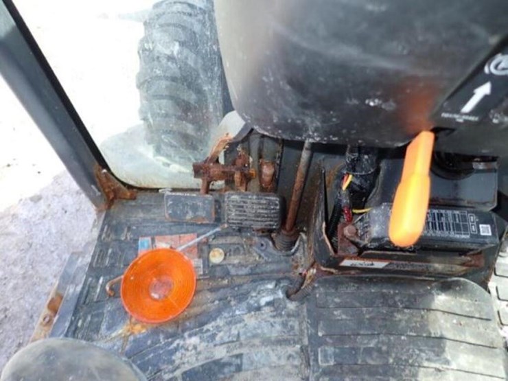 2017-kubota-b2650hsd-image-16