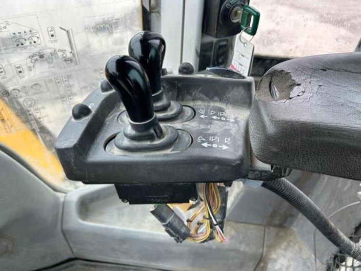 2012-volvo-l220g-image-61