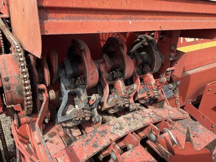 new-holland-515-image-16