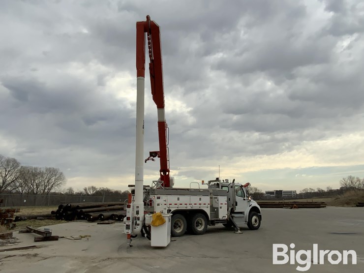 2014-freightliner-m2-106-image-5