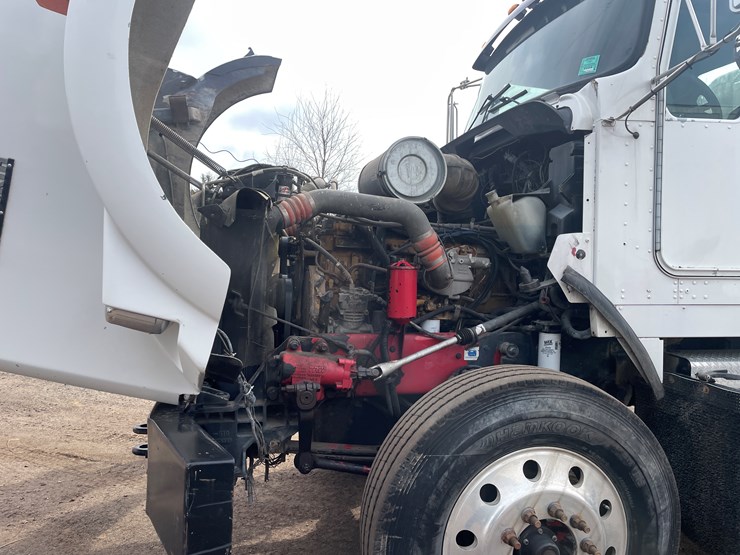 #240-•-2005-kenworth-truck-tractor-(has-mn-title)-(mora,-mn)-image-20