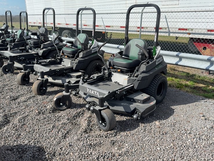 #4072-•-yakta-yxr-320-zero-turn-mower-image-1