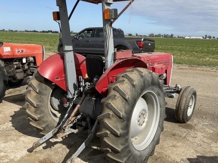 massey-ferguson-240-image-7