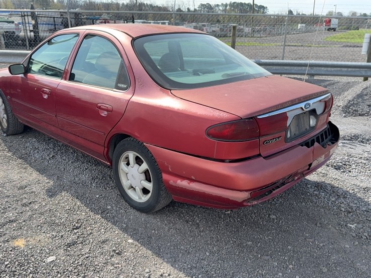 #4023-•-1999-ford-contour-sedan-image-9