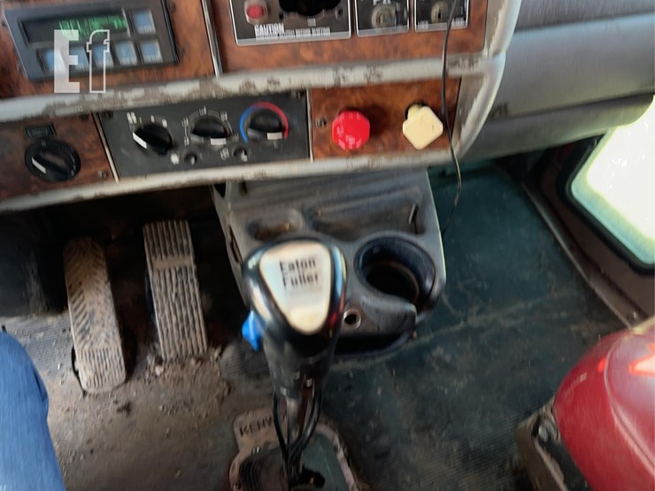 2002-kenworth-t800-image-60