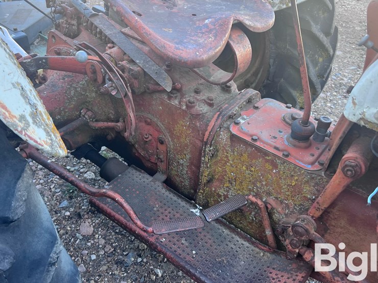 1951-ford-8n-image-13