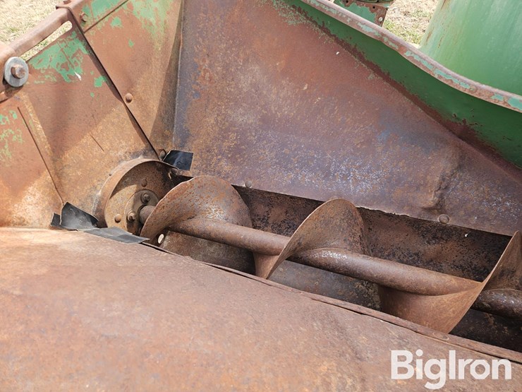 john-deere-700-image-16