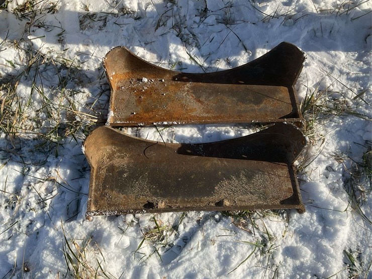 fordson-with-hard-rubber-tires-image-24