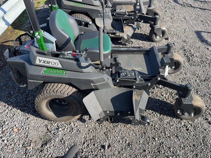 #4049-•-yakta-yxr-120-zero-turn-mower-image-7