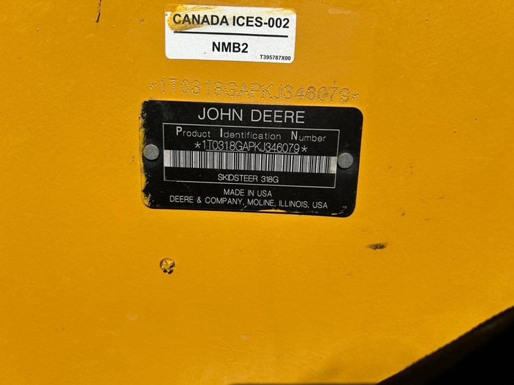 2019-deere-318g-image-24