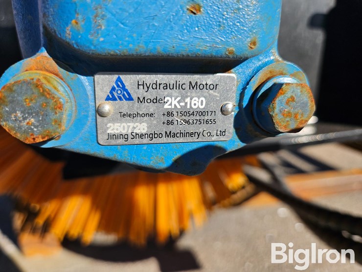 2025-massey-ferguson-730-image-11