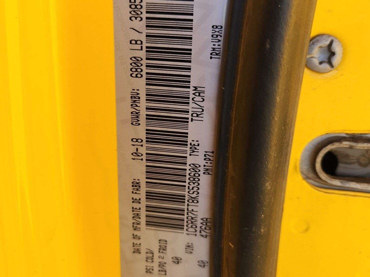 2019-ram-1500-classic-image-47