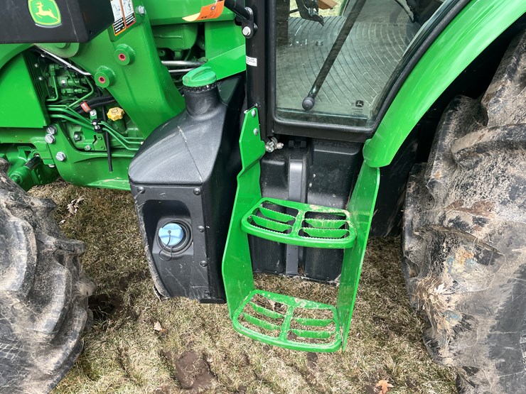2019-john-deere-5090m-image-35