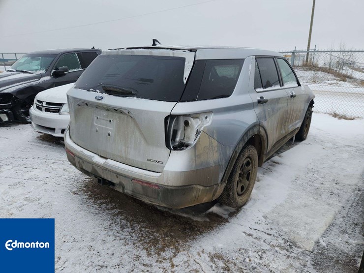 2020-ford-explorer-image-3