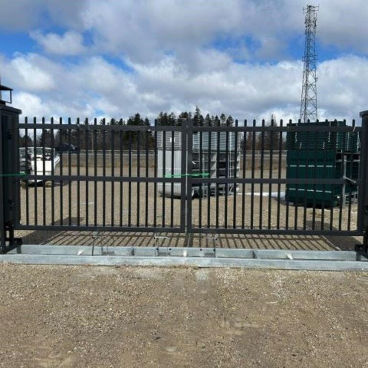 UNUSED (1) Set Of Driveway Electric Double Swing