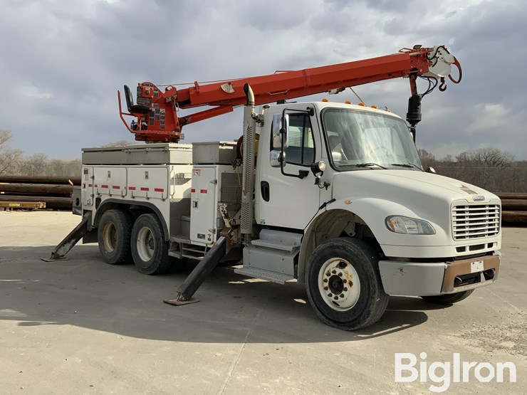 2013-freightliner-m2-106-image-3