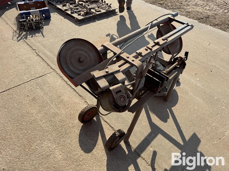 band-saw-image-3