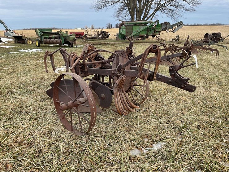 two-bottom-oliver-plow-image-1