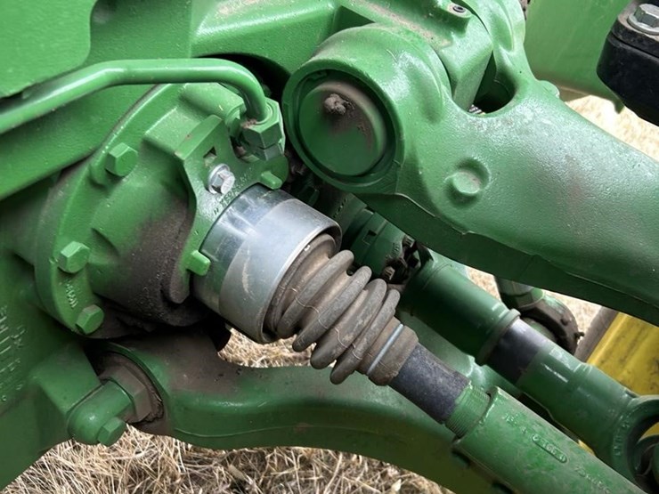 2014-john-deere-8320r-image-28