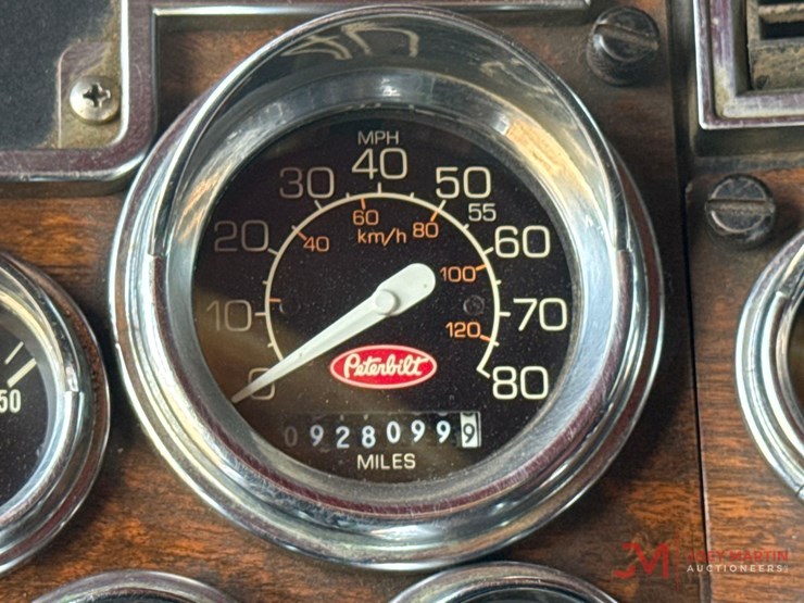 1999-peterbilt-357-image-24