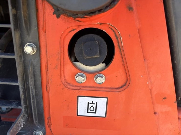 2018-kubota-ssv65-image-29