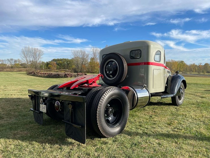 1939-ford-truckstell-sleeper-cab-semi-image-3