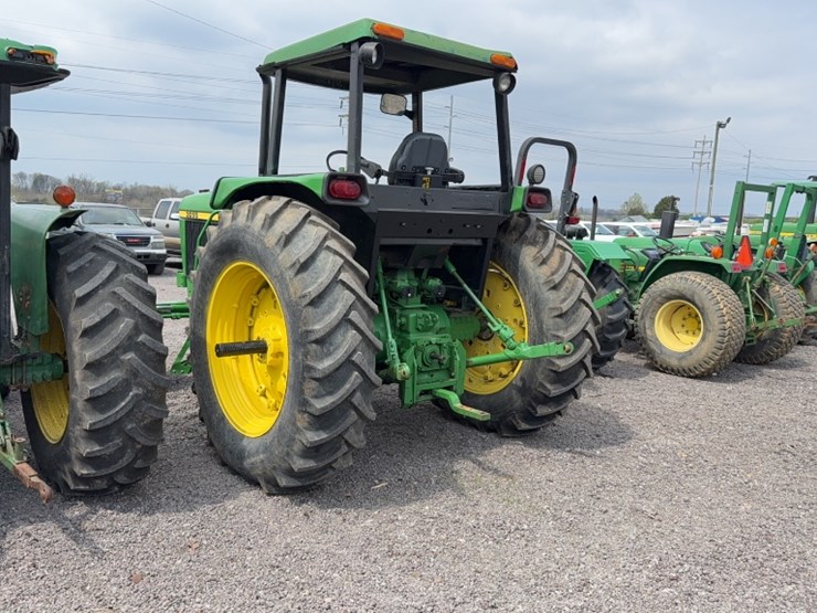 john-deere-3055-image-12